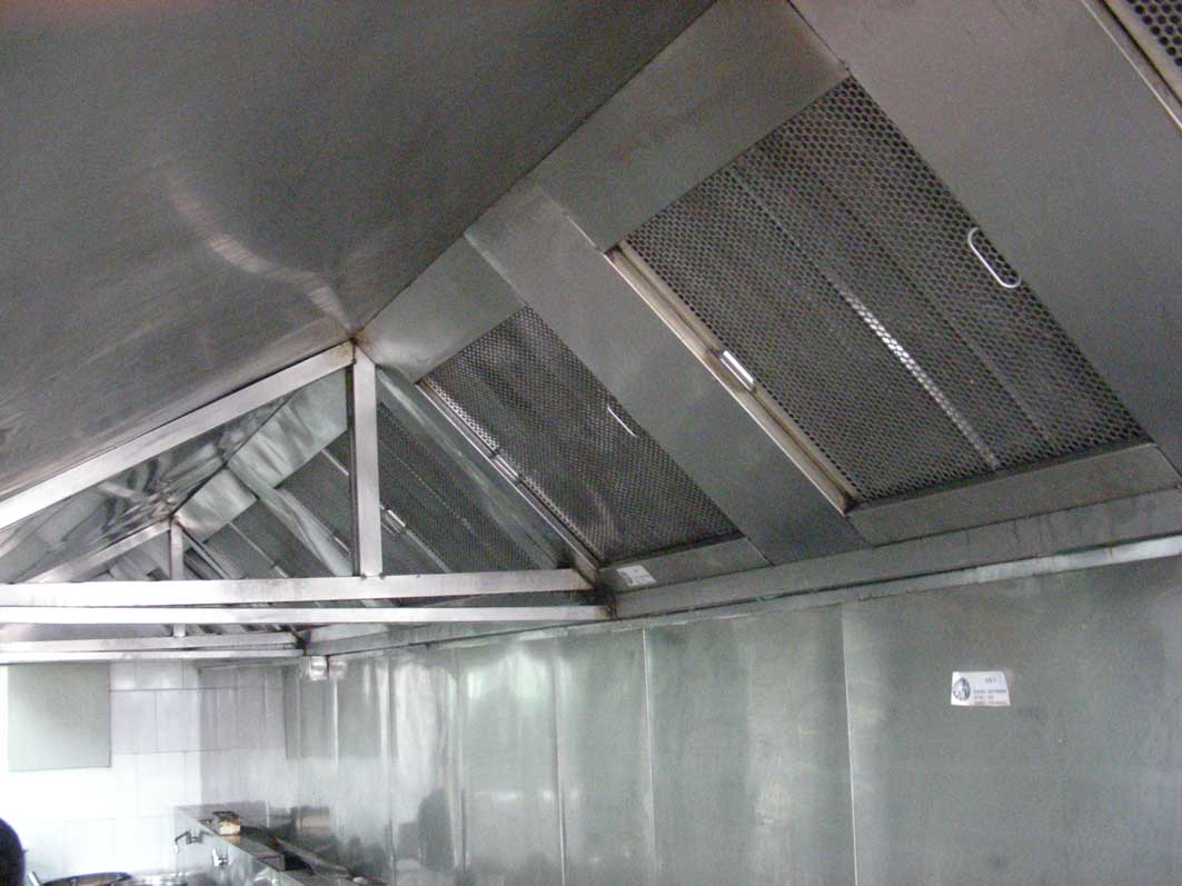 清洗后的煙罩、灶臺(tái)